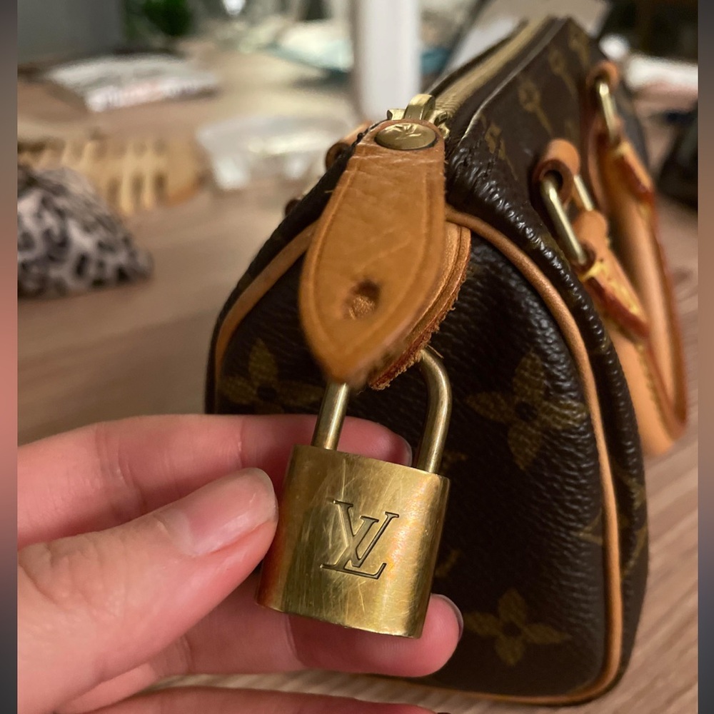 #300 Series Louis Vuitton Authenticated Brass Padlock Sets - Picture 12 of 13